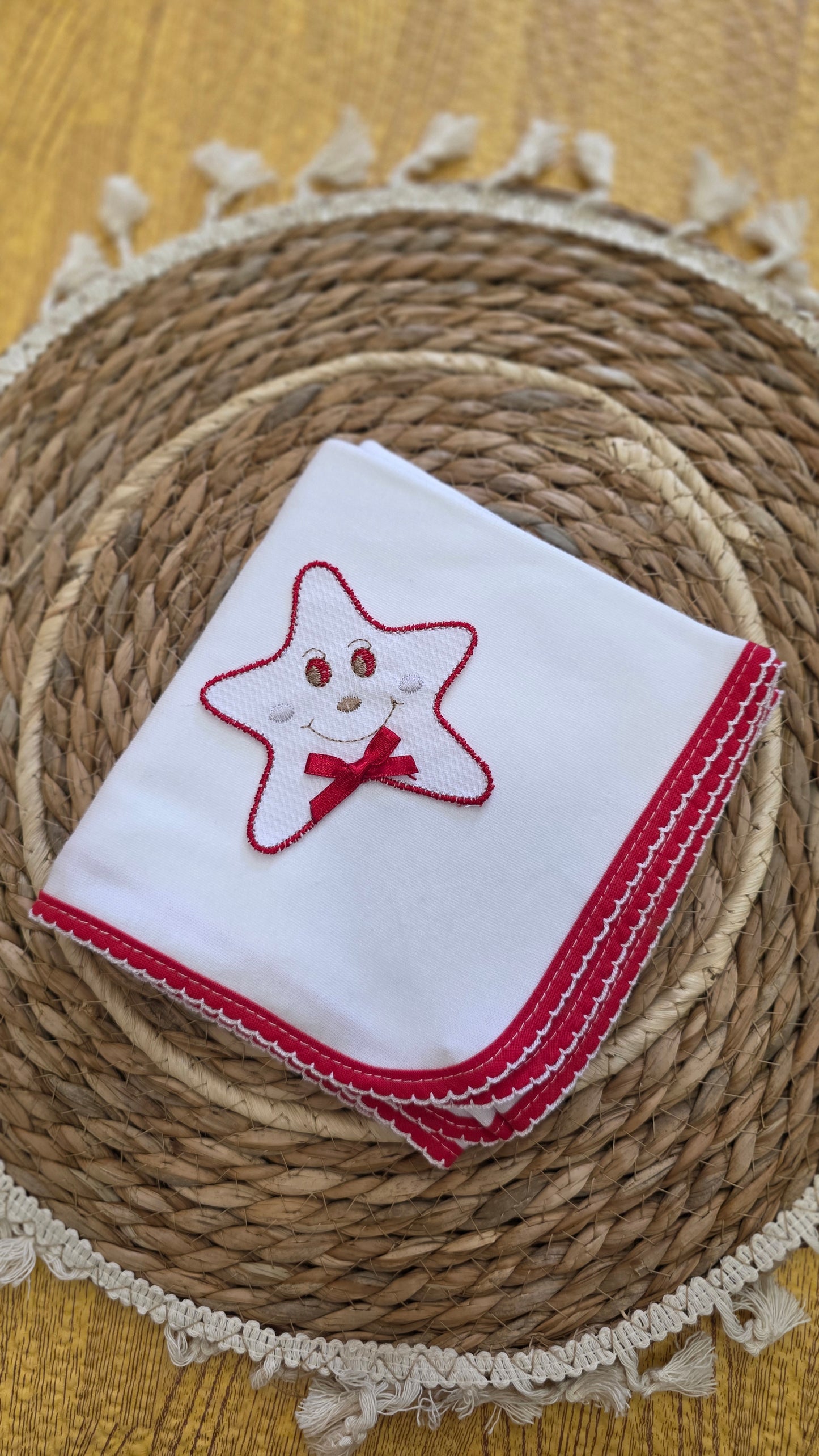 Fralda de Pano em Algodão com Estrela Bordada - Vermelho