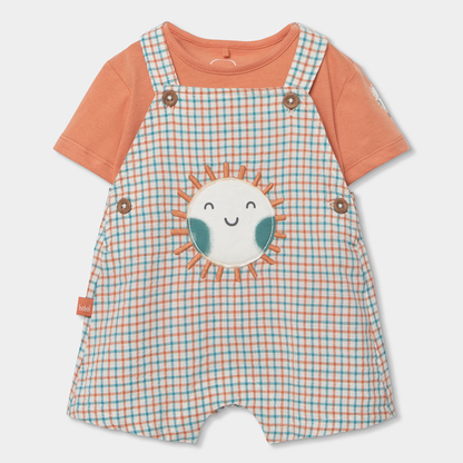 Conjunto de Jardineiras e T-shirt Xadrez Sol