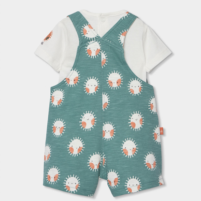 Conjunto de Jardineiras e T-shirt Sol