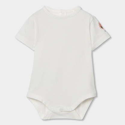 Conjunto de Jardineiras e T-shirt Sol