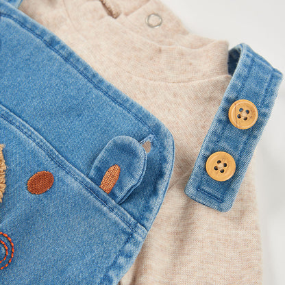 Conjunto Jardineiras de Ganga Urso e Body Bege