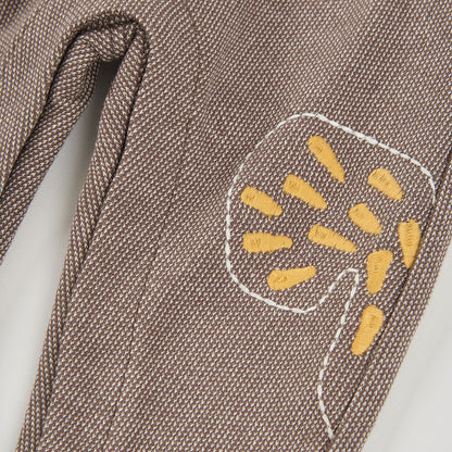Conjunto Jardineiras Raposa com Body Amarelo Mostarda