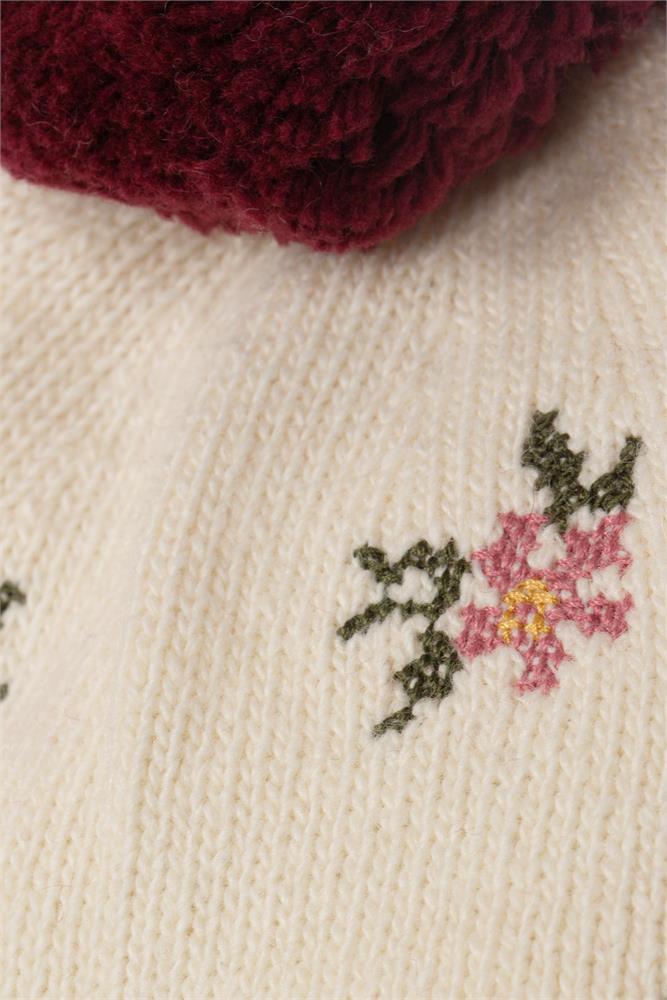 Gorro com pompom em lã