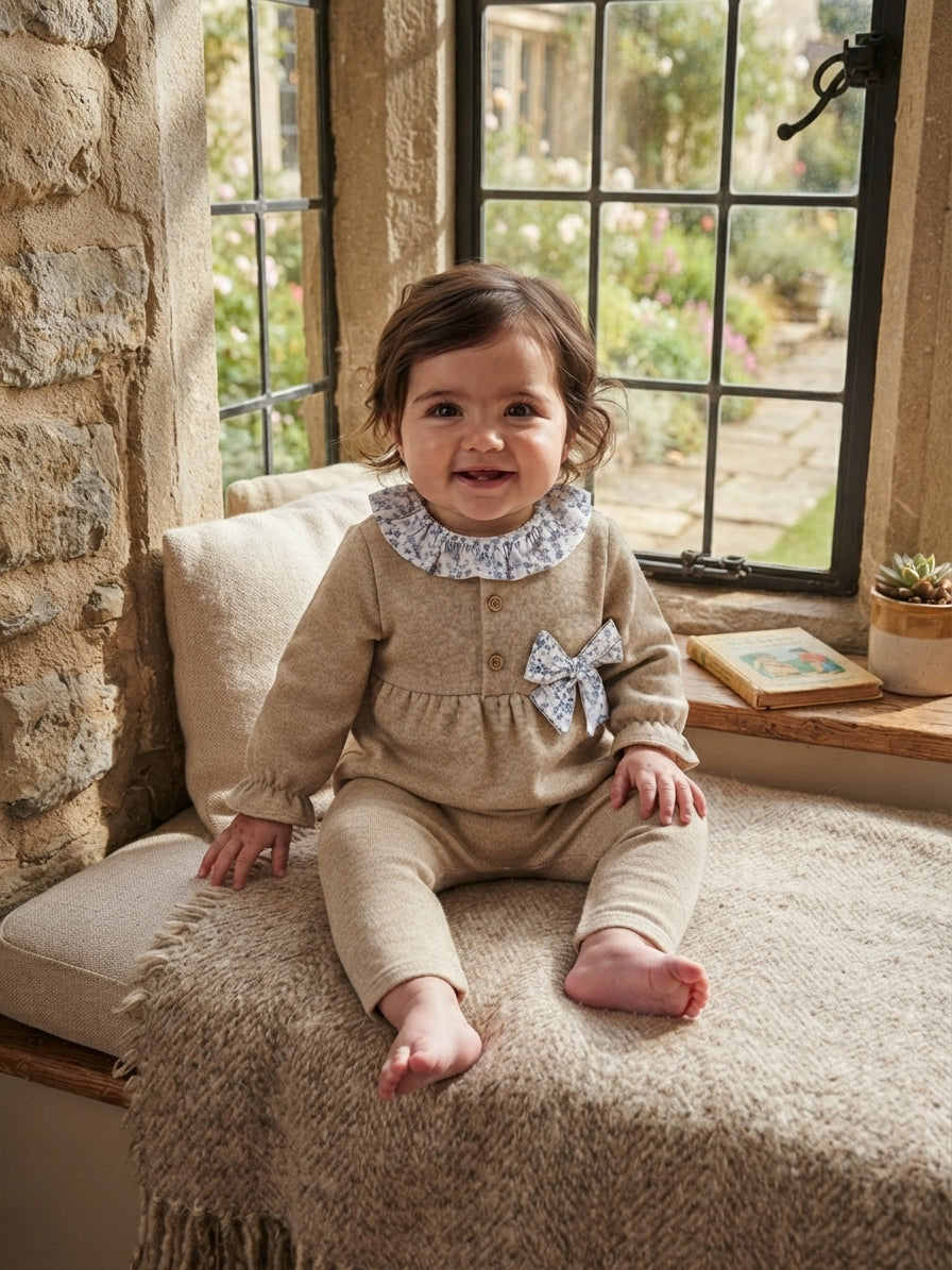 Conjunto de Camisola com Laço Floral e Calças