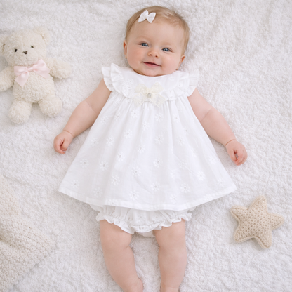 Vestido com Tapa Fraldas em Algodão Branco