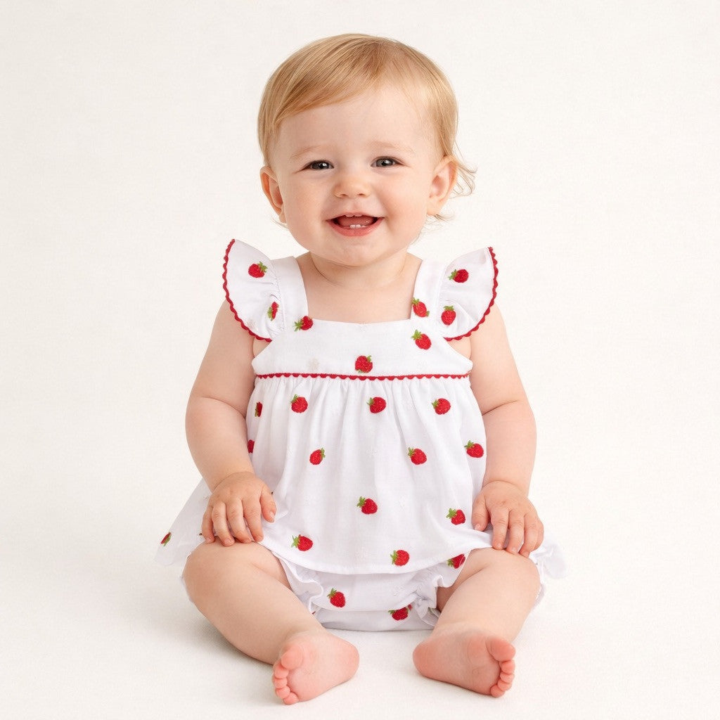 Vestido com Tapa fraldas Morangos